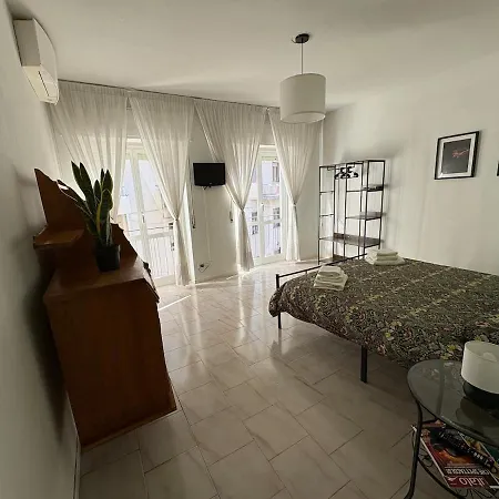 Lungolago Centro ليكو